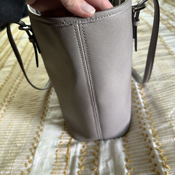 Michael Kors Jet Set Travel Micro-Stud Pearl Grey Saffiano Leather Tote Handbag - Picture 5 of 15